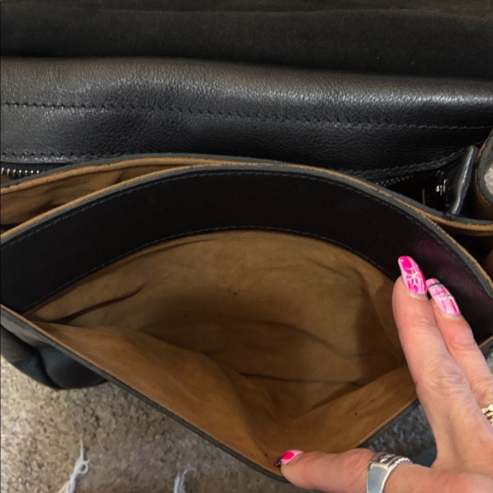 Patricia Nash Classic Black Leather Crossbody Bag - Picture 5 of 9